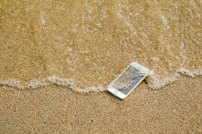A Helpful Guide: How to Get Water Out of Your Phone | Case-Mate A Helpful Guide: How to Get Water Out of Your Phone | Case-Mate