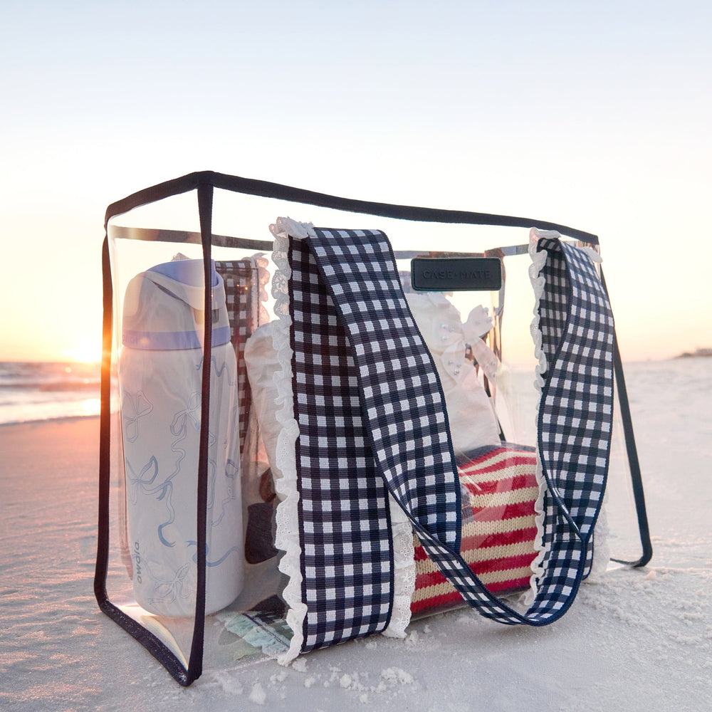 checkered bag on the beach #color_navy gingham