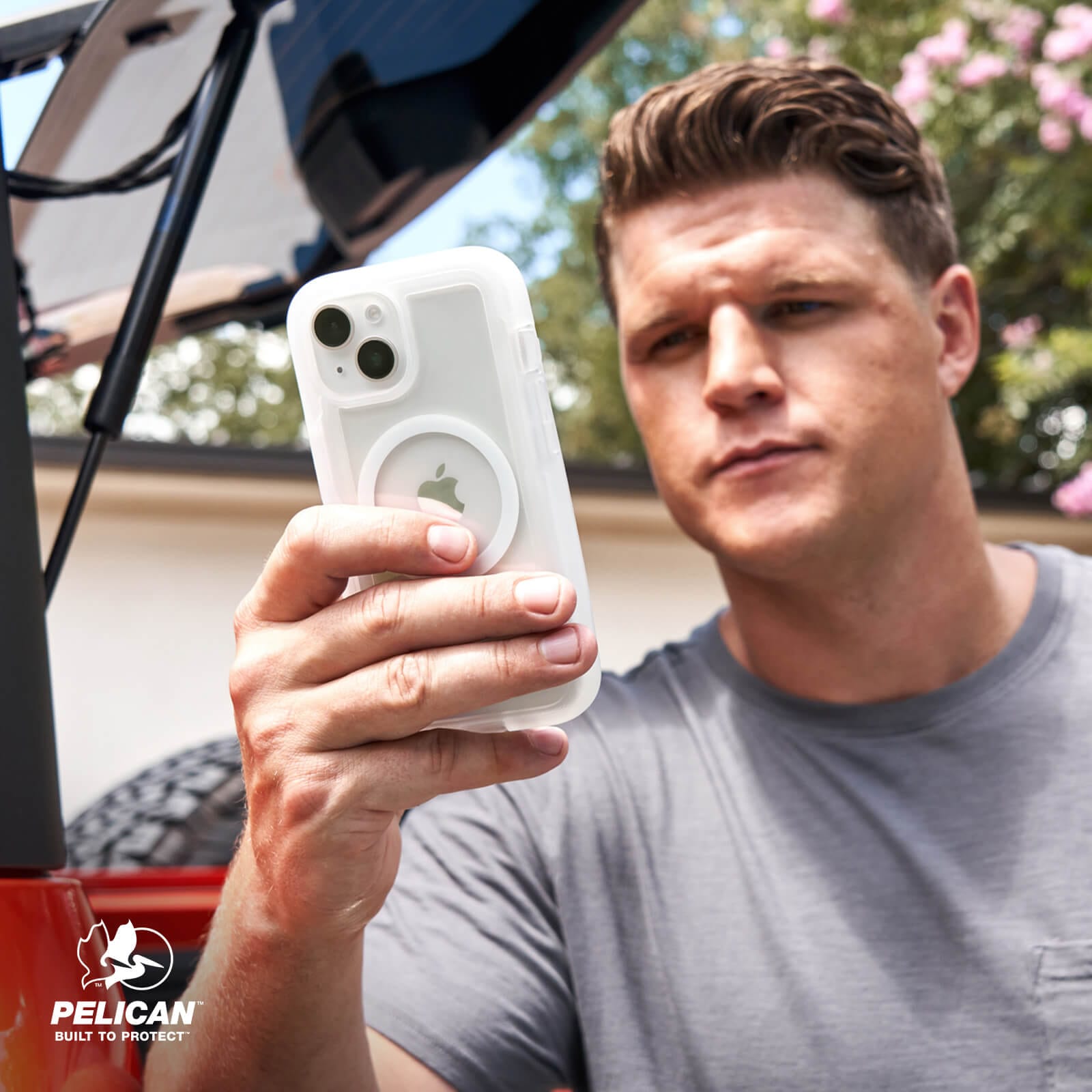 Pelican Voyager Clear MagSafe - iPhone 15