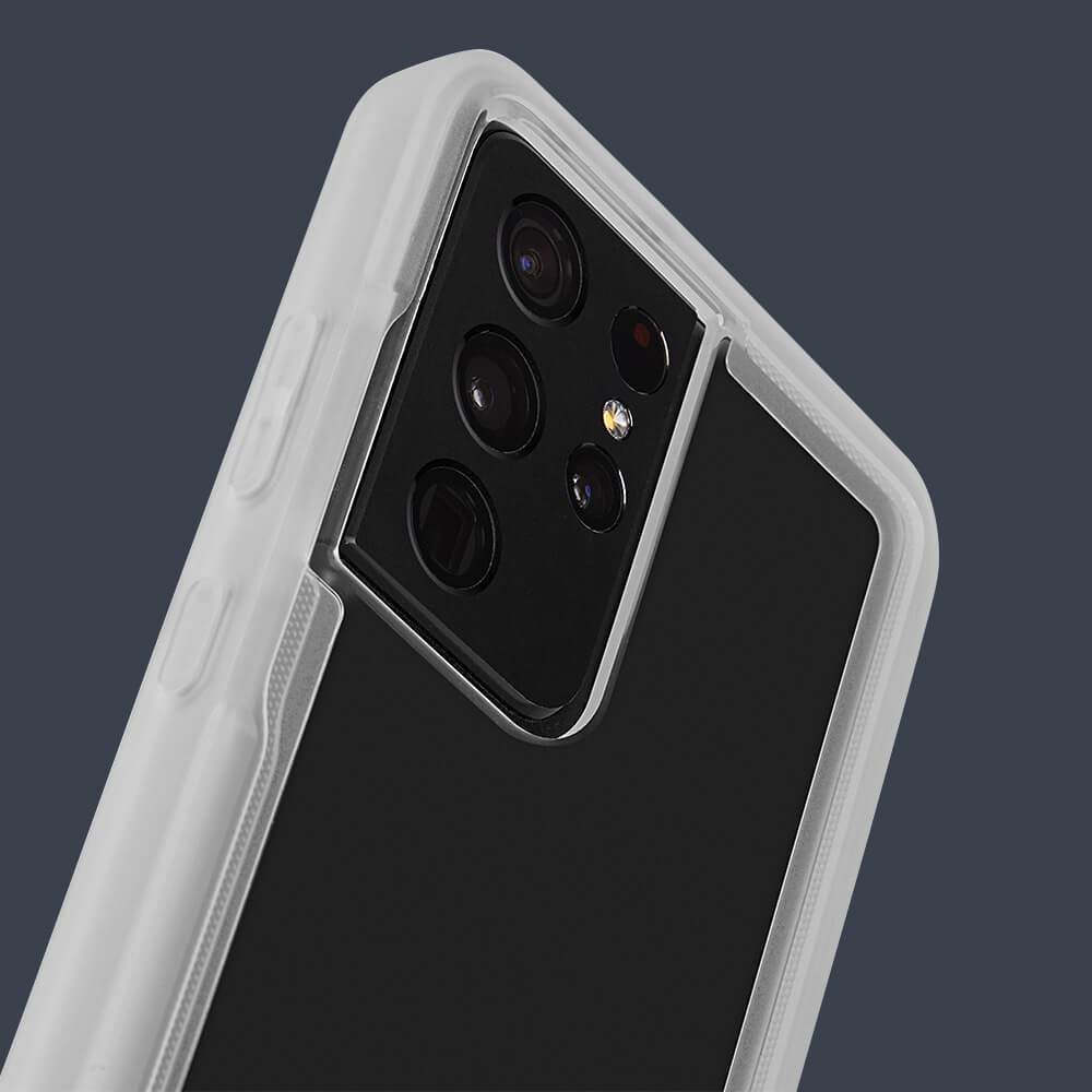 Close up of corner of Clear Pelican Voyager case. color::Clear