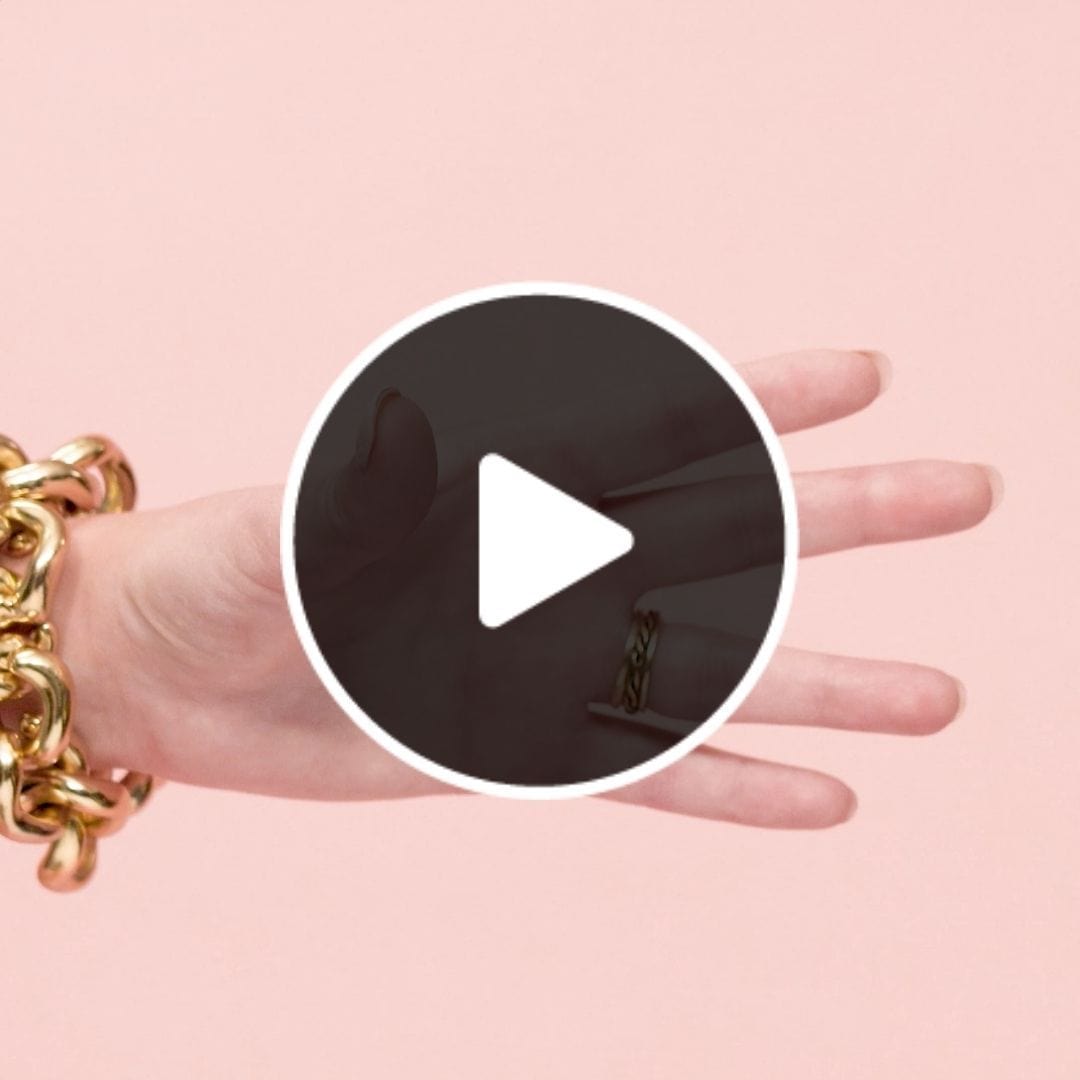 Video of navy marble phone case. color::Navy Marble https://cdn.shopify.com/s/files/1/0347/8496/8840/files/11.23_CM_iPhone_13_Navy_Marble_CM047452.mp4?v=1639409000