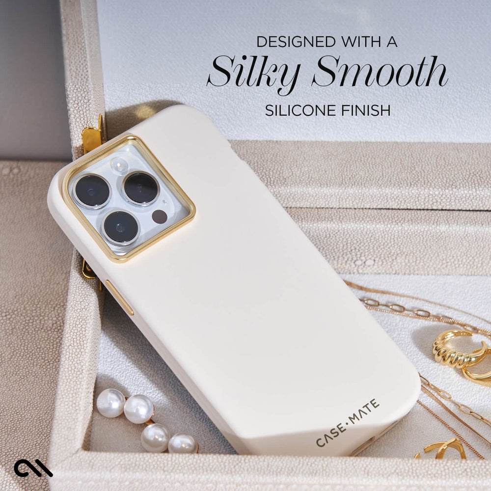 DESIGNED WITH A SILKY SMOOTH SILICONE FINISH