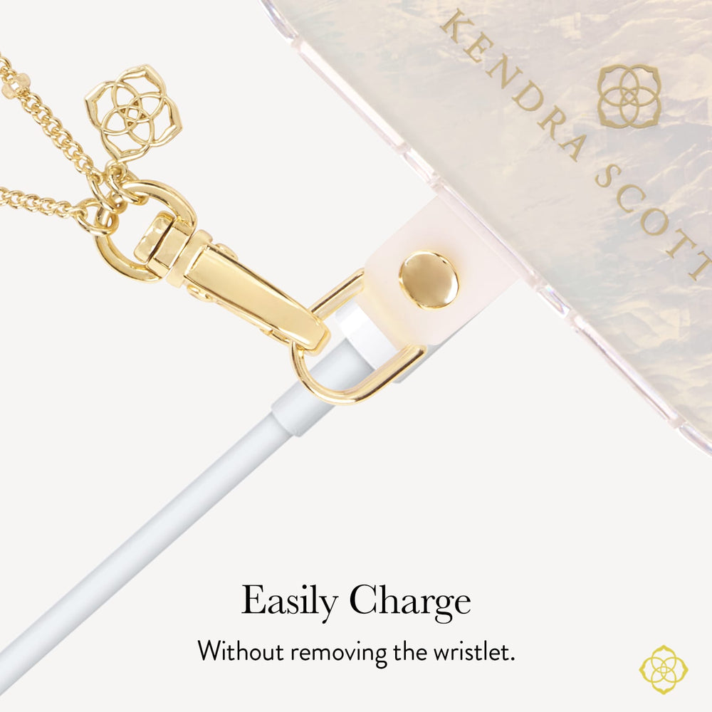 Easily Charge, without removing the wristlet
#color_emilie filigree rose quartz