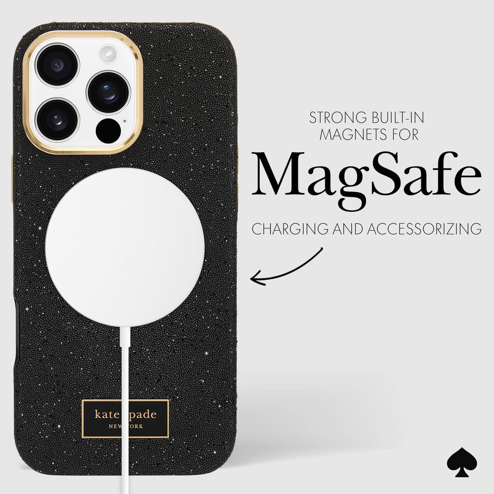 STRONG BUILT-IN MAGNETS FOR MAGSAFE CHARGING AND ACCESSORIZING