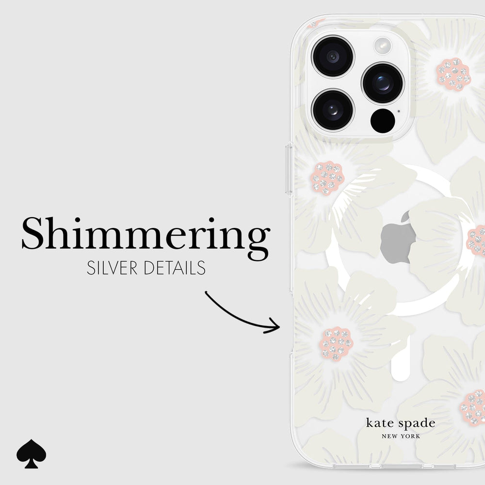 SHIMMERING SILVER DETAILS
