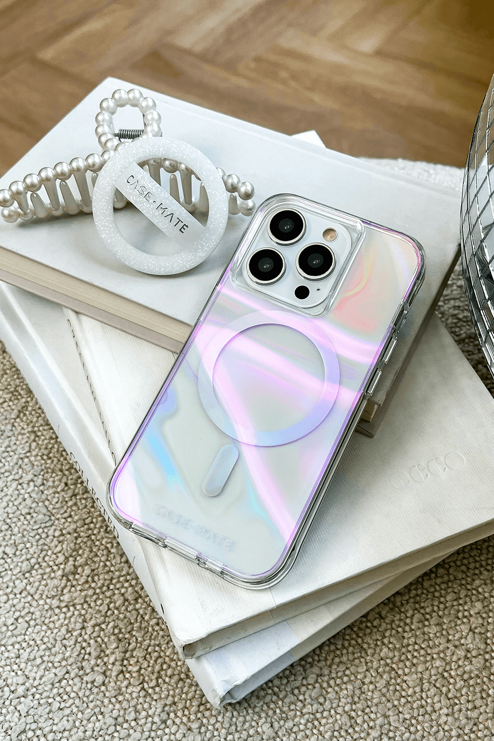 Lovecases White Botanical Gel Case - For iPhone 15 Pro