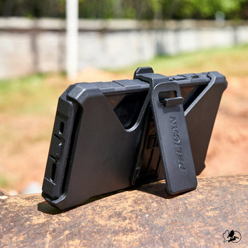 Pelican Shield Carbon Fiber MagSafe - iPhone 16