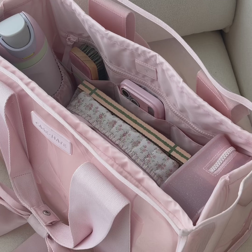 A video showcasing the ballet pink tote organizer inside of a ballet pink tote bag
#color_ballet pink