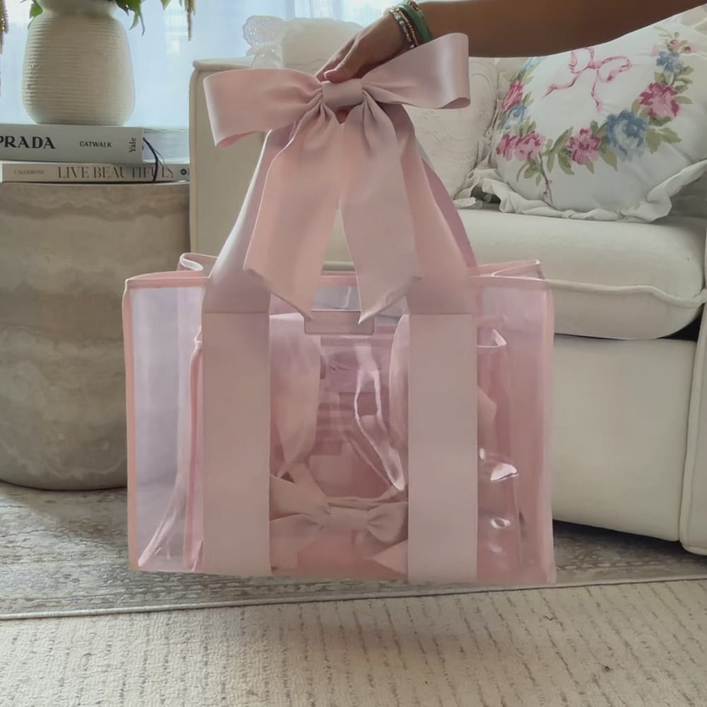 A video showing the ballet pink tote bag with the medium tote bag and stadium bag