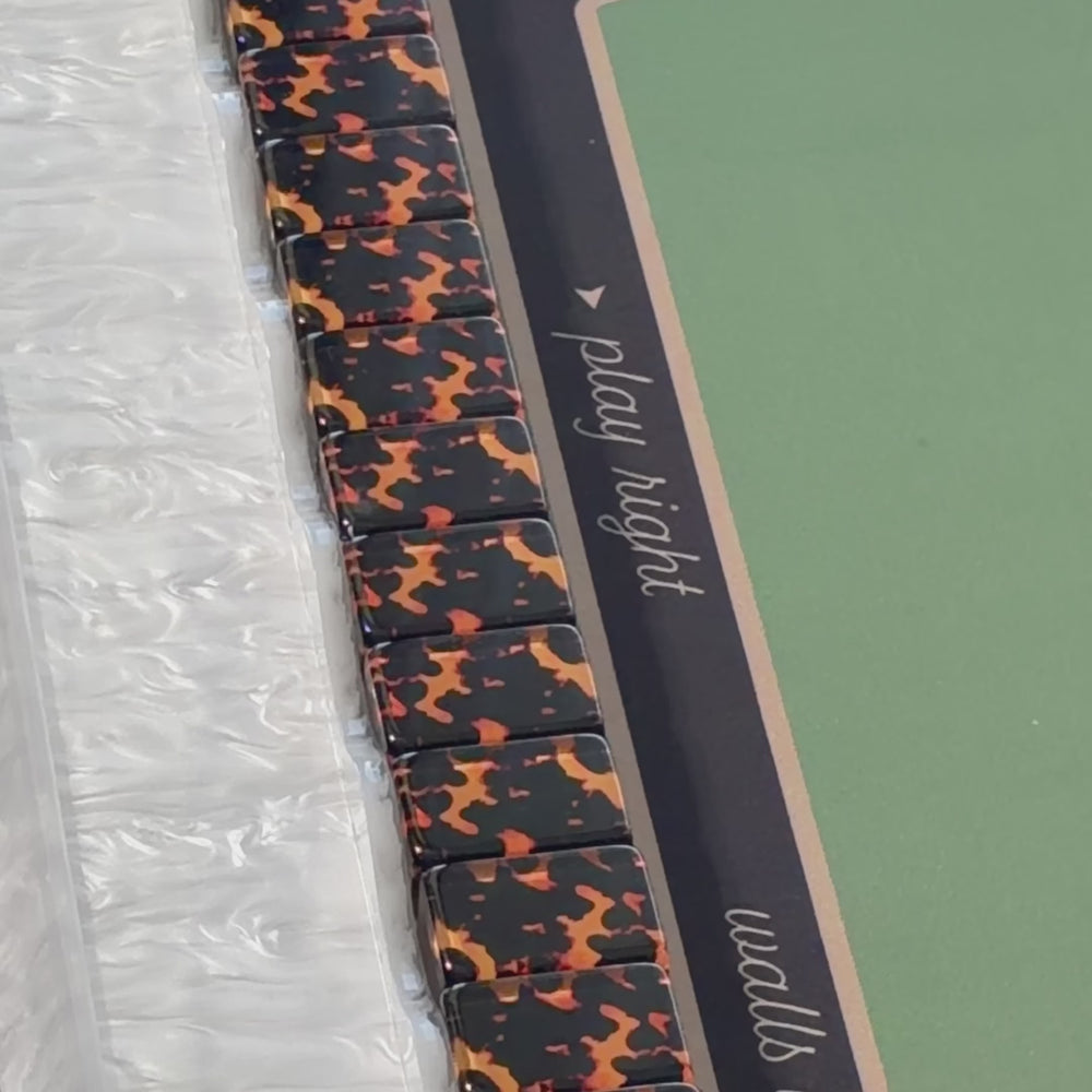 A video showing the the tortoiseshell mat along with the tiles and racks
#color_classic tortoiseshell