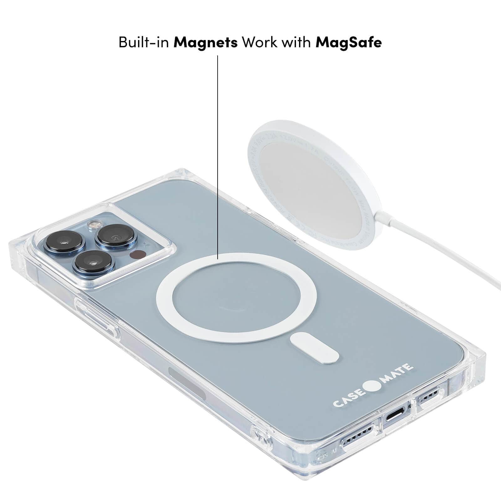 BUILT-IN MAGNETS WORK WITH MAGSAFE. COLOR::CLEAR