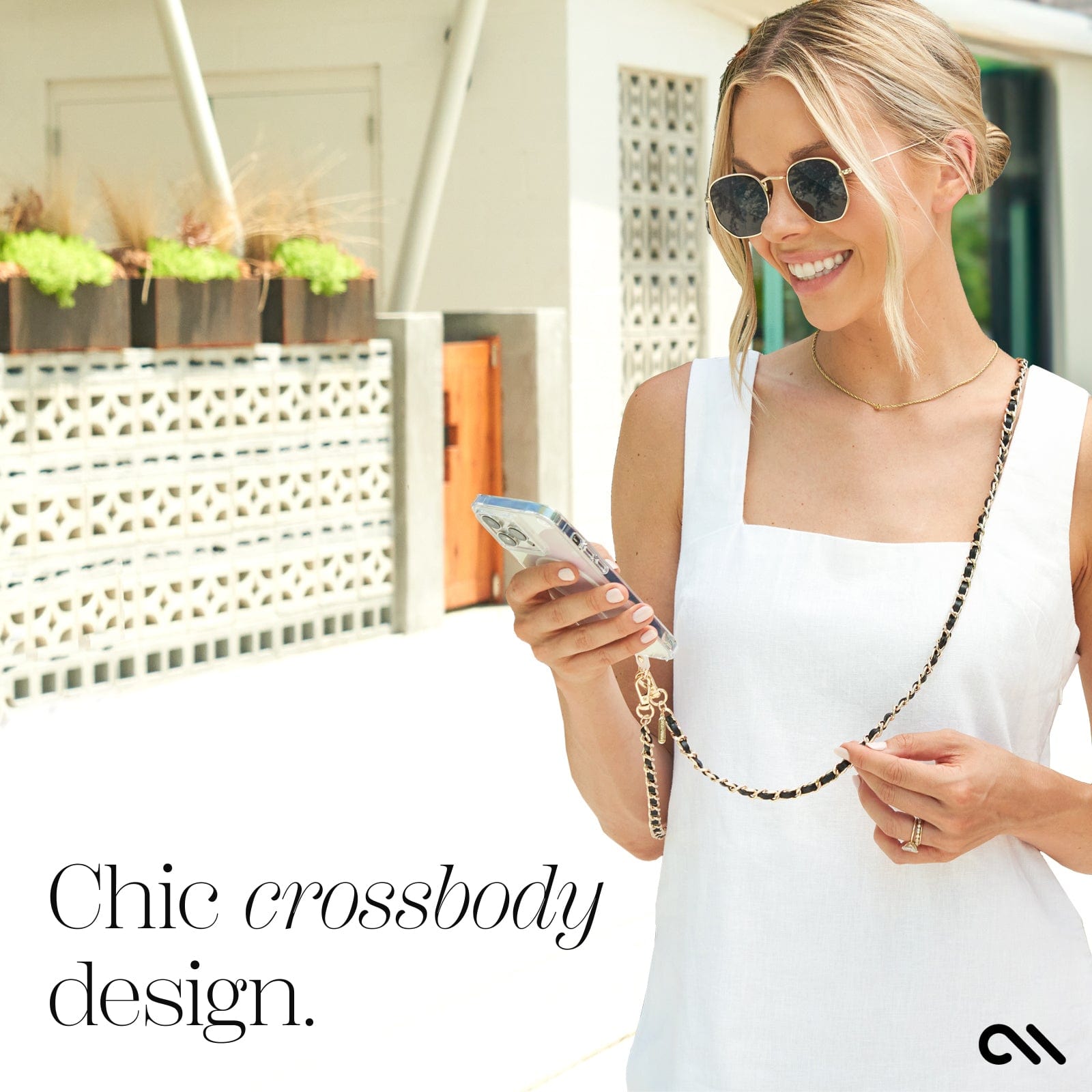 CHIC CROSSBODY DESIGN